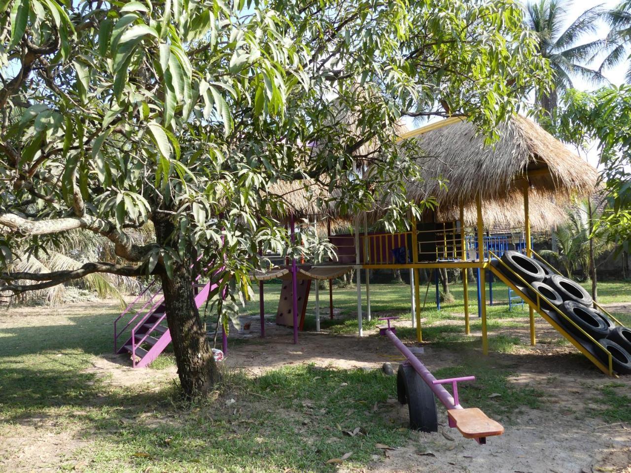 The Playground Bed and Breakfast Kampot Exterior foto