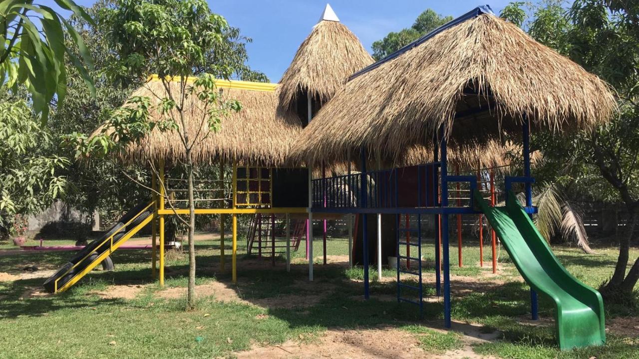 The Playground Bed and Breakfast Kampot Exterior foto